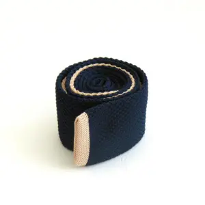 Cravate tricot bleue, seconde vue – Arte Del Fai