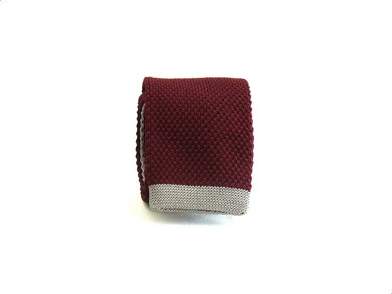 Cravate tricot bordeaux
