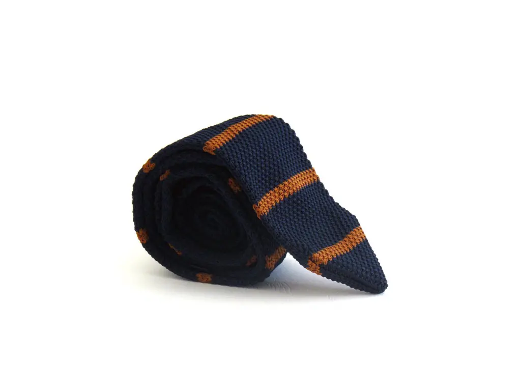 Cravate tricot bleue et orange, seconde vue
